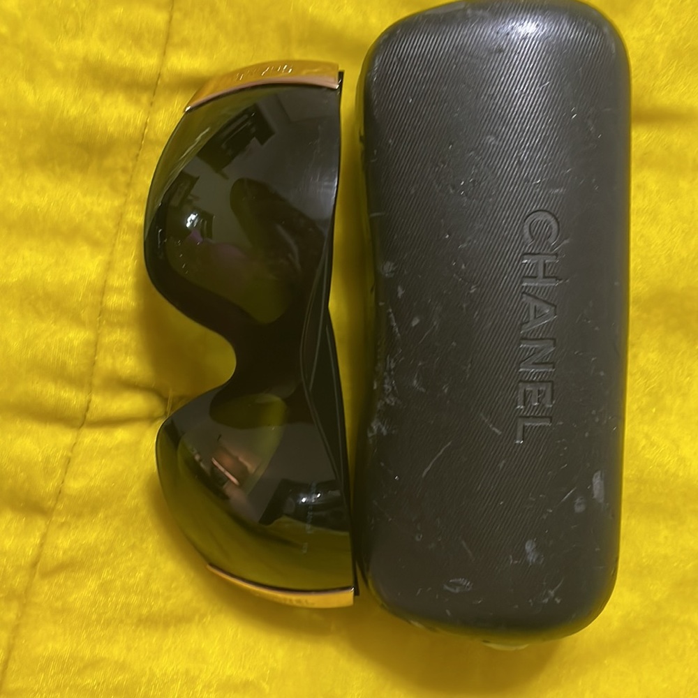 Chanel sunglasses - Picture 2 of 6